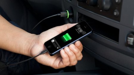 Как выбрать автомобильную зарядку для телефона